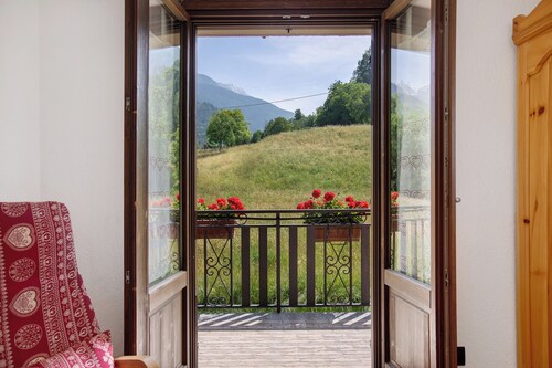 Holiday Home 'Le Cré Appartamento 2' with Mountain View, Shared Garden and Wi-Fi