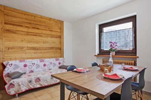Holiday Home 'Le Cré Appartamento 3' with Mountain View, Shared Garden and Wi-Fi