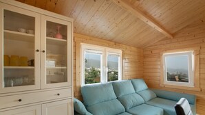 Living area - 'Cabaña Juanito Del Roque' with Sea View, Private Terrace and Wi-Fi (Valsequillo)