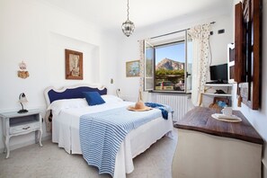 3 chambres, fer et planche à repasser, Wi-Fi gratuit, draps fournis