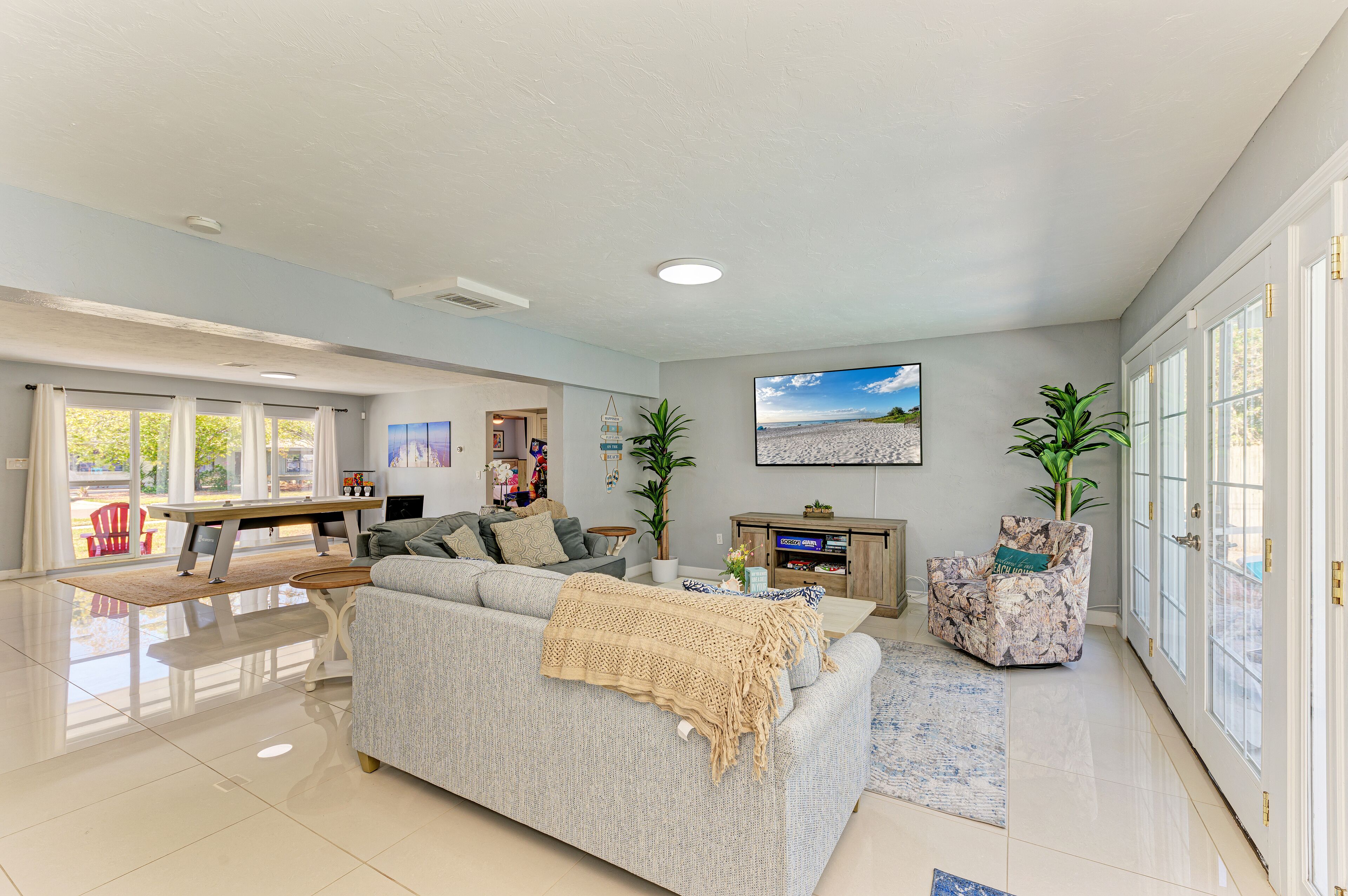 Smart TV, fireplace, video games, books