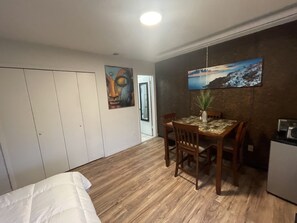Interior - Room by the Lake (Maitland)
