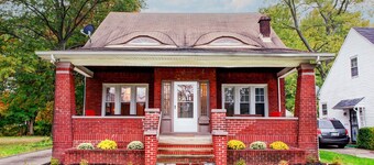 5BR Near UH + Clinic - FULL Bar + Game Room