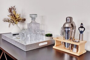 Unclassified image, 4 of 43, button - 5BR Near UH + Clinic - FULL Bar + Game Room (Cleveland Heights)