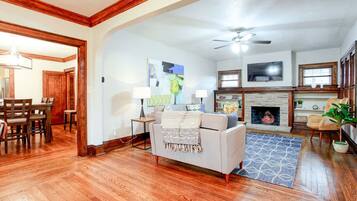 Smart TV, tenis de mesa y libros