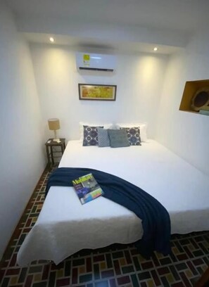 1 室のベッドルーム、WiFi (無料)、ベッドシーツ