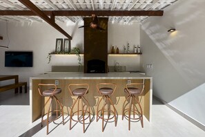 Interior - Casa Champagne com Piscina e Espaço Gourmet Sofisticados e Acesso à Praia (Barra da Tijuca Rio de Janeiro)