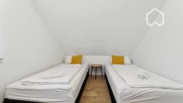 3 bedrooms, iron/ironing board, WiFi, bed sheets