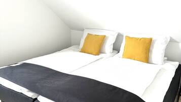 3 soverom, strykejern/-brett, wi-fi og sengetøy