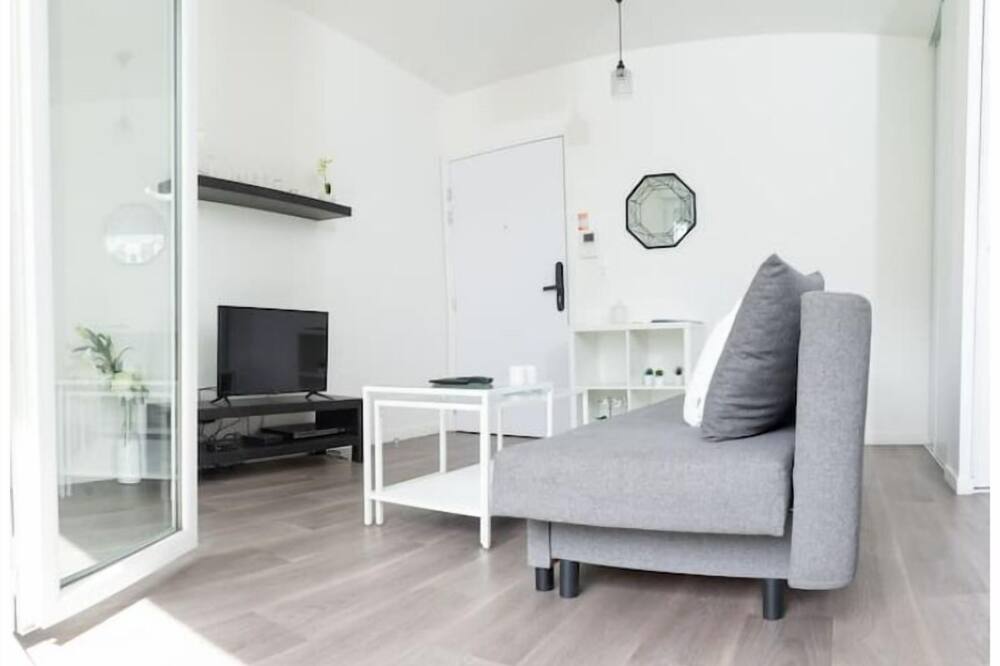 Luxe CDG, free parking, opposite the exhibition center and Le Bourget airport
