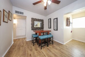 Interior - "World Traveler's Tucson Oasis: Cozy Desert Retreat" All the confort you need (Tucson)