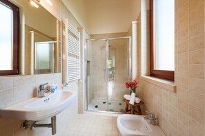 Dusche, Bidet