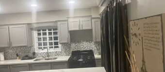 Beautiful  Modern 1 bedroom  1 bath, very private