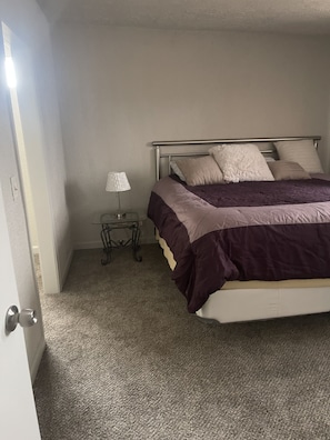 3 bedrooms, iron/ironing board, WiFi, bed sheets - A GEM IN THE DESERT (Pahrump)