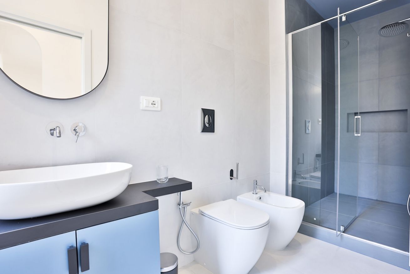 Douche, bidet