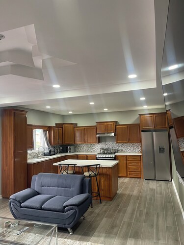 Charming 1-bedroom 1 bath apt. in awesome D'Abadie with AC, WiFi, Washer/Dryer.