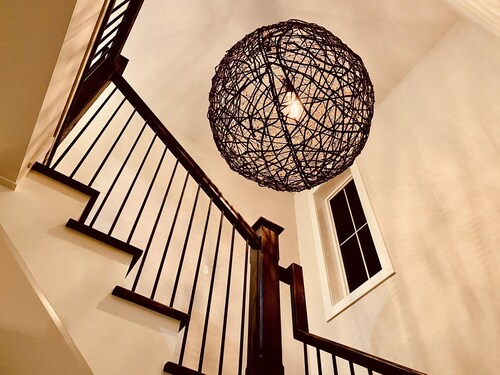 Cozy family home across the Blue Mountain South Lift, 1km to the Village.