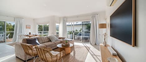 Televisión y estéreo