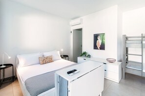 Iron/ironing board, free WiFi, bed sheets, wheelchair access - Family-friendly studio apartment (Le Betulle Studio 3) (Origlio)