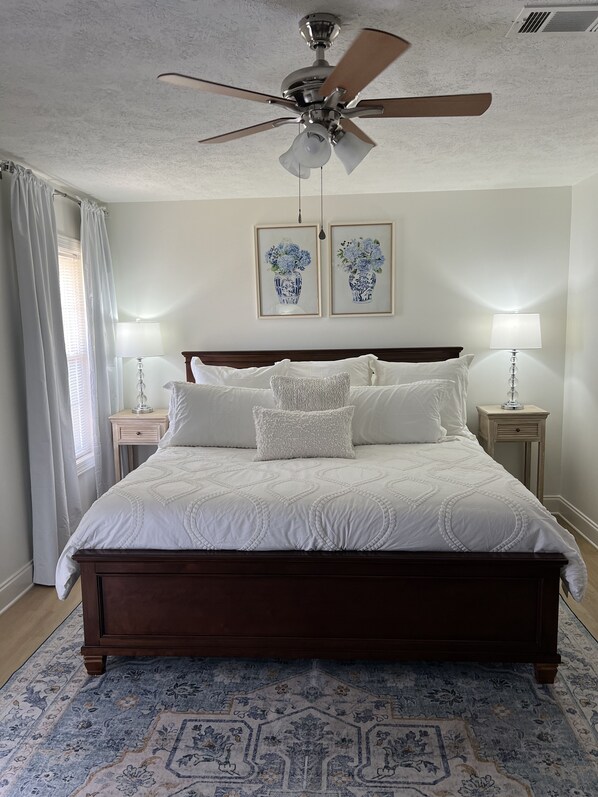 3 bedrooms, in-room safe, free WiFi, bed sheets