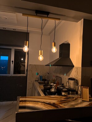 Private kitchen - Elegant, Sunny Apartment For A Unique Stay (Tangier)