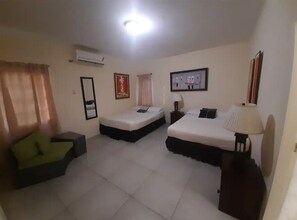 4 Schlafzimmer, Bügeleisen/Bügelbrett, WLAN, Bettwäsche