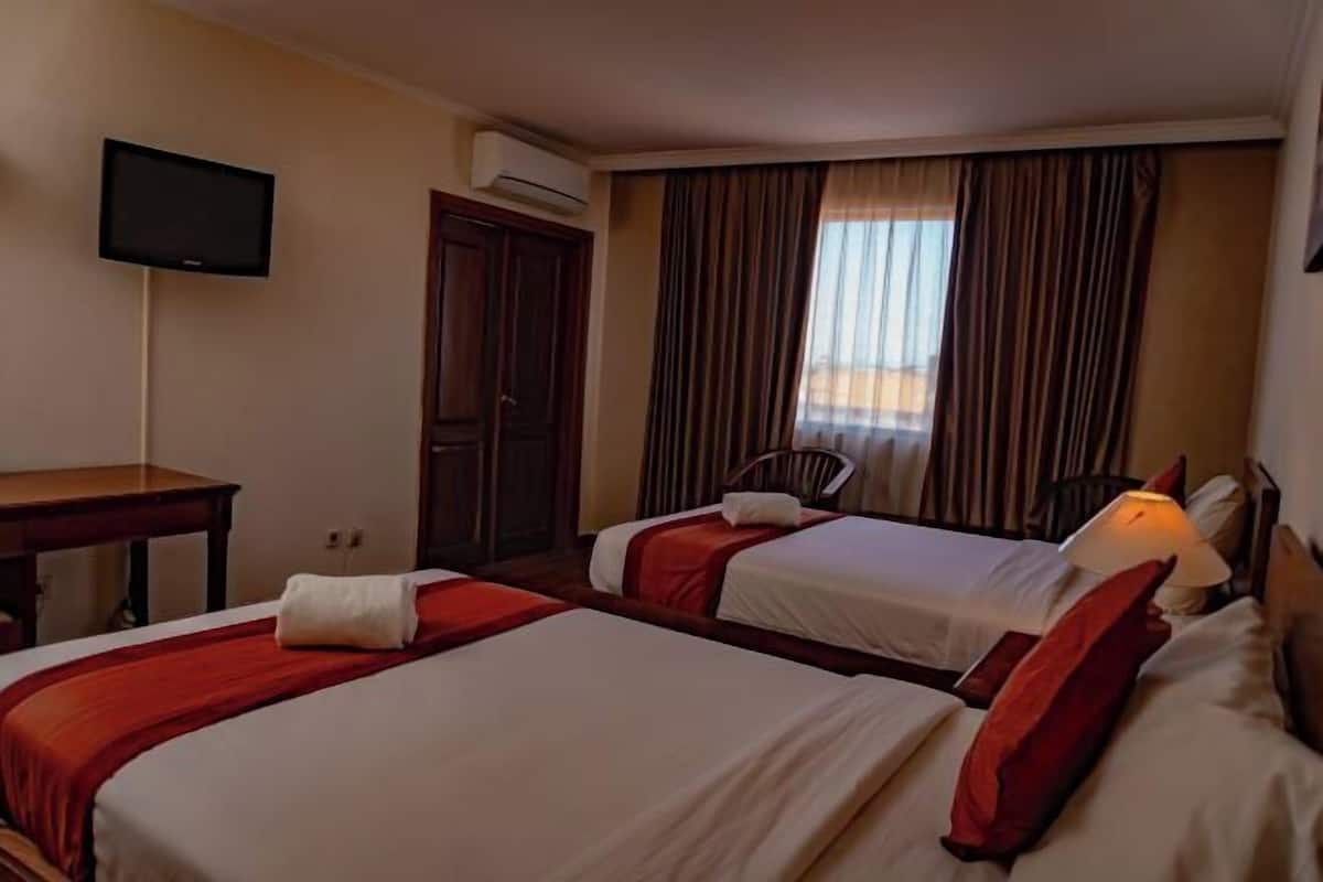 Select Comfort beds, WiFi (free), bed sheets