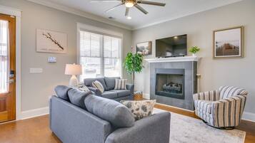 電視、壁爐、書籍