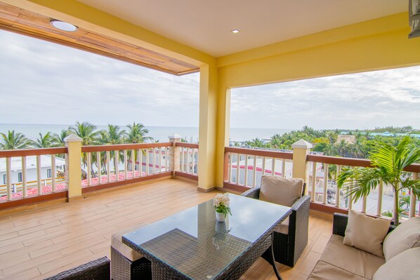 Casa Luna | Terrace/patio