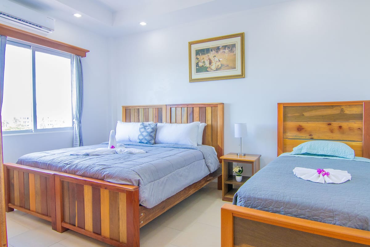 Casa Elsa | Caja de seguridad en la habitación y decoración personalizada