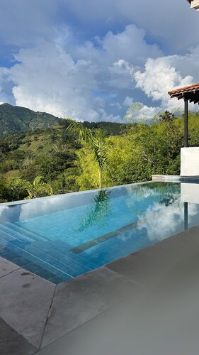 Family Villa/Farm with amazing mountain views, surrounded by beautiful spaces. 