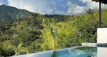 Family Villa/Farm with amazing mountain views, surrounded by beautiful spaces.