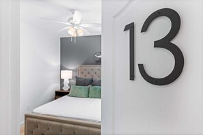 15 室のベッドルーム、アイロン / アイロン台、WiFi、ベッドシーツ