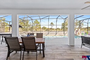 A heated pool - Unique Masterpiece | 15 En-suites! (Kissimmee)