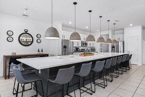 Fridge, microwave, oven, stovetop - Unique Masterpiece | 15 En-suites! (Kissimmee)