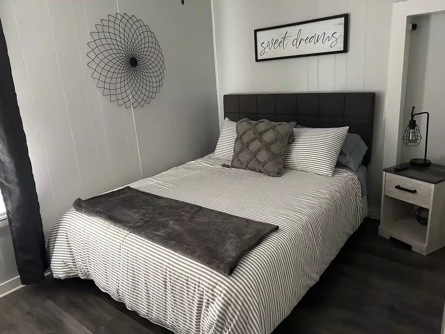 3 chambres, fer et planche à repasser, Wi-Fi gratuit, draps fournis