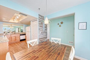 Apartment | 2 bedrooms - AM Island Beach To Bay Bliss (Bradenton Beach)