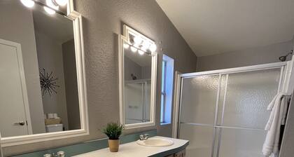Cosmopolitan Olive
Minutes away from Cibola National Forest