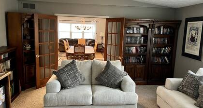 3BR/2BA Beauty near TBK sports complex. Right off I74, close to everything!