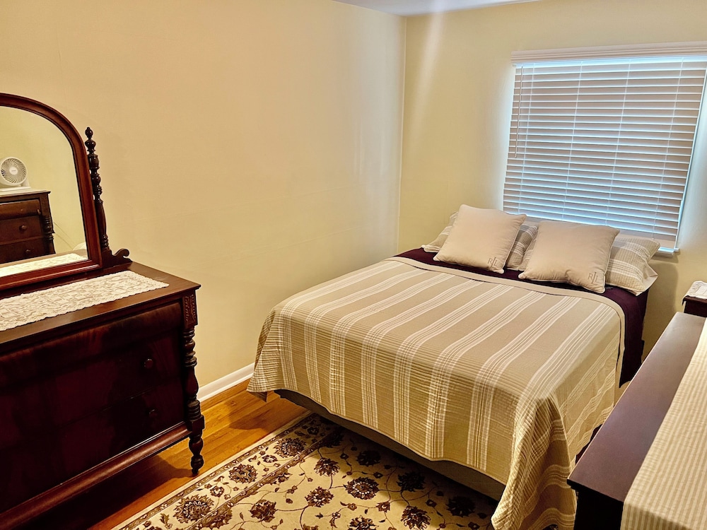 3BR/2BA Beauty near TBK sports complex. Right off I74, close to