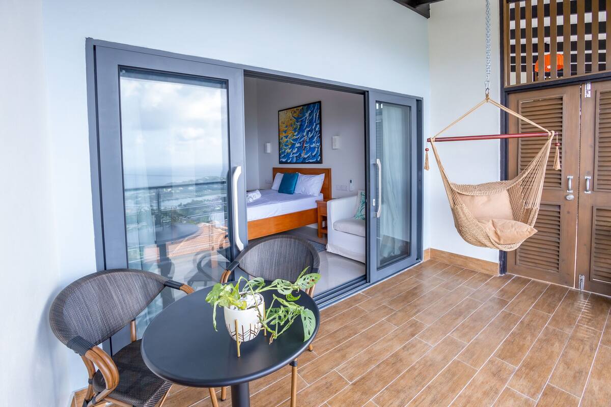 Panoramic Room
