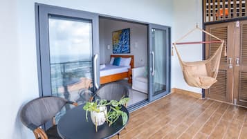 Panoramic Room | Iron/ironing board, free WiFi