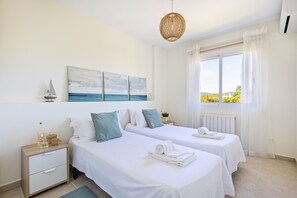 2 soverom, strykejern/-brett, wi-fi (inkludert) og sengetøy