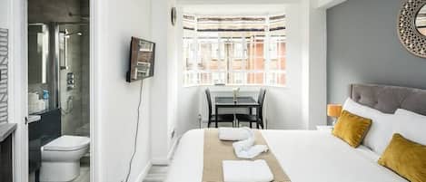 熨斗/熨衫板、Wi-Fi、床單
