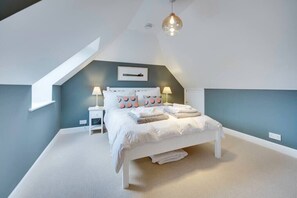 5 chambres, lit parapluie, Wi-Fi, draps fournis