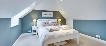 Super 5 Bedroom Family Friendly Retreat Rustington