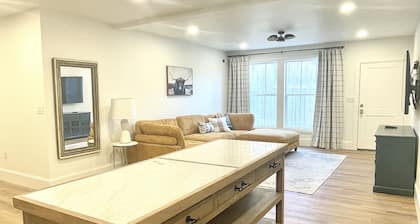 Brand NEW modern ski retreat close to Sundance & BYU