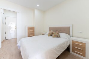 1 bedroom, iron/ironing board, travel cot, free WiFi