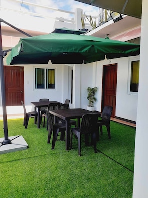 Family Room | Terrace/patio
