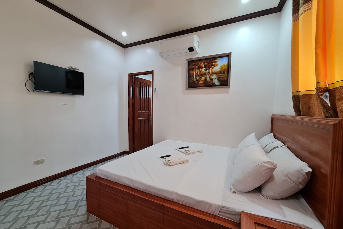 Deluxe Double Room | 1 bedroom, iron/ironing board, free WiFi, bed sheets